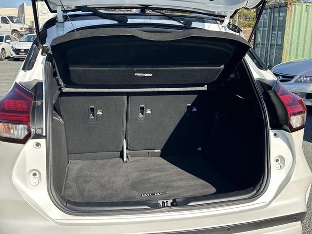 Used 2023 Nissan Kicks SR w/ SR Premium Package image 12