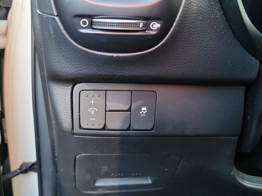 Used 2019 Kia Soul + image 25