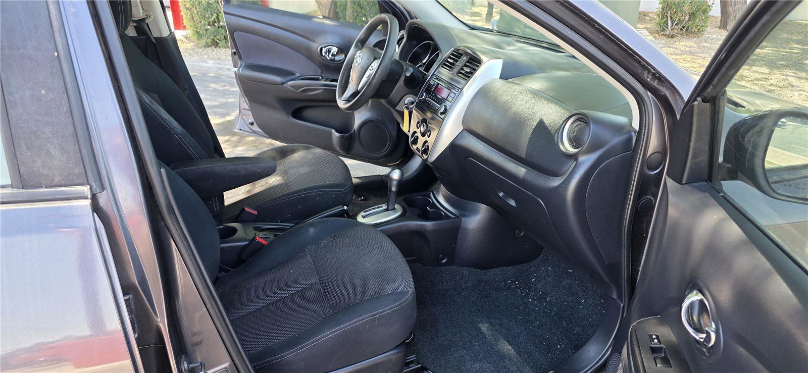 Used 2015 Nissan Versa SV FWD image 12