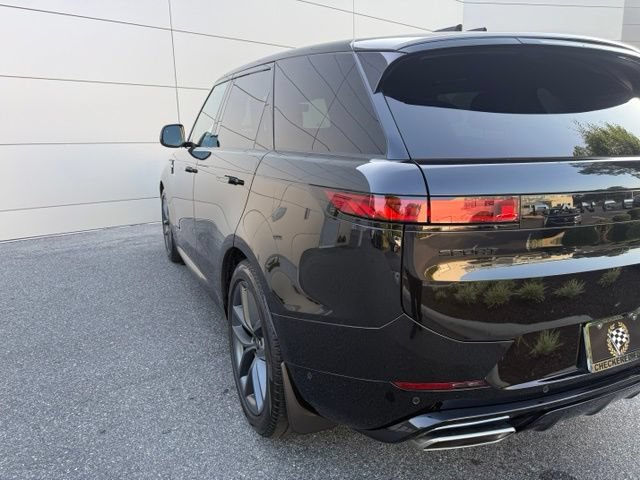 Used 2024 Land Rover Range Rover Sport Dynamic SE AWD/4WD image 8
