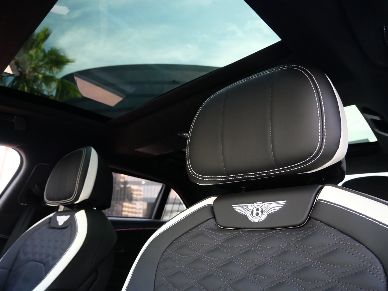 Used 2025 Bentley Flying Spur Plug-In Hybrid AWD/4WD image 10
