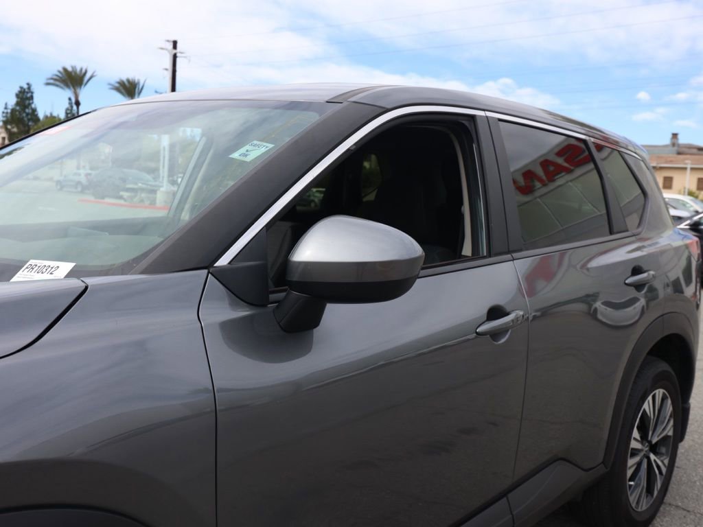Used 2023 Nissan Rogue SV image 12