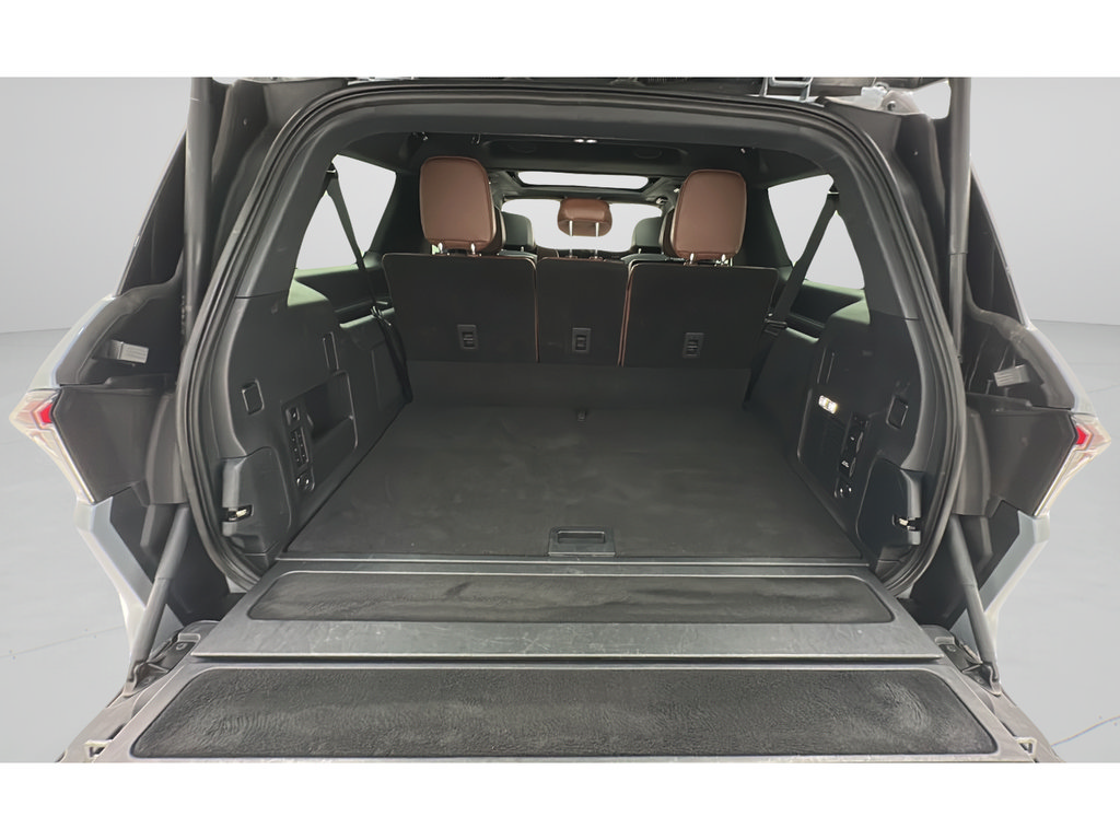 Used 2025 Lincoln Navigator L Reserve AWD/4WD image 28