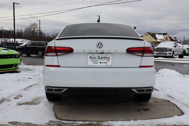 Used 2021 Volkswagen Passat 2.0T R-Line image 31