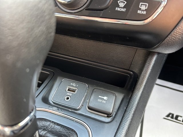 Used 2019 Jeep Cherokee Latitude w/ Popular Appearance Group image 33