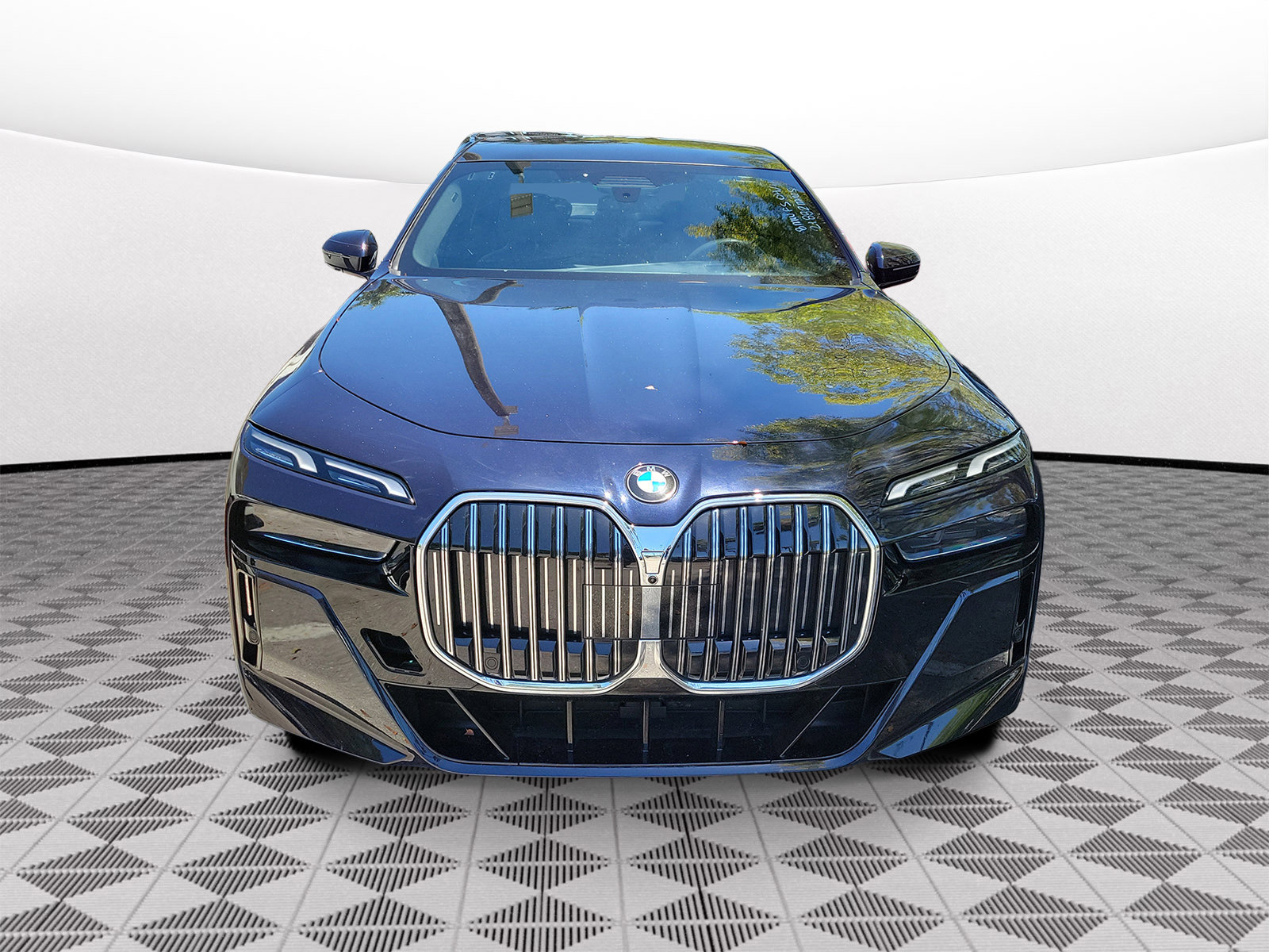 Certified 2023 BMW 740i RWD image 2