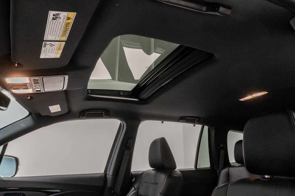 Used 2025 Honda Passport Black Edition image 9
