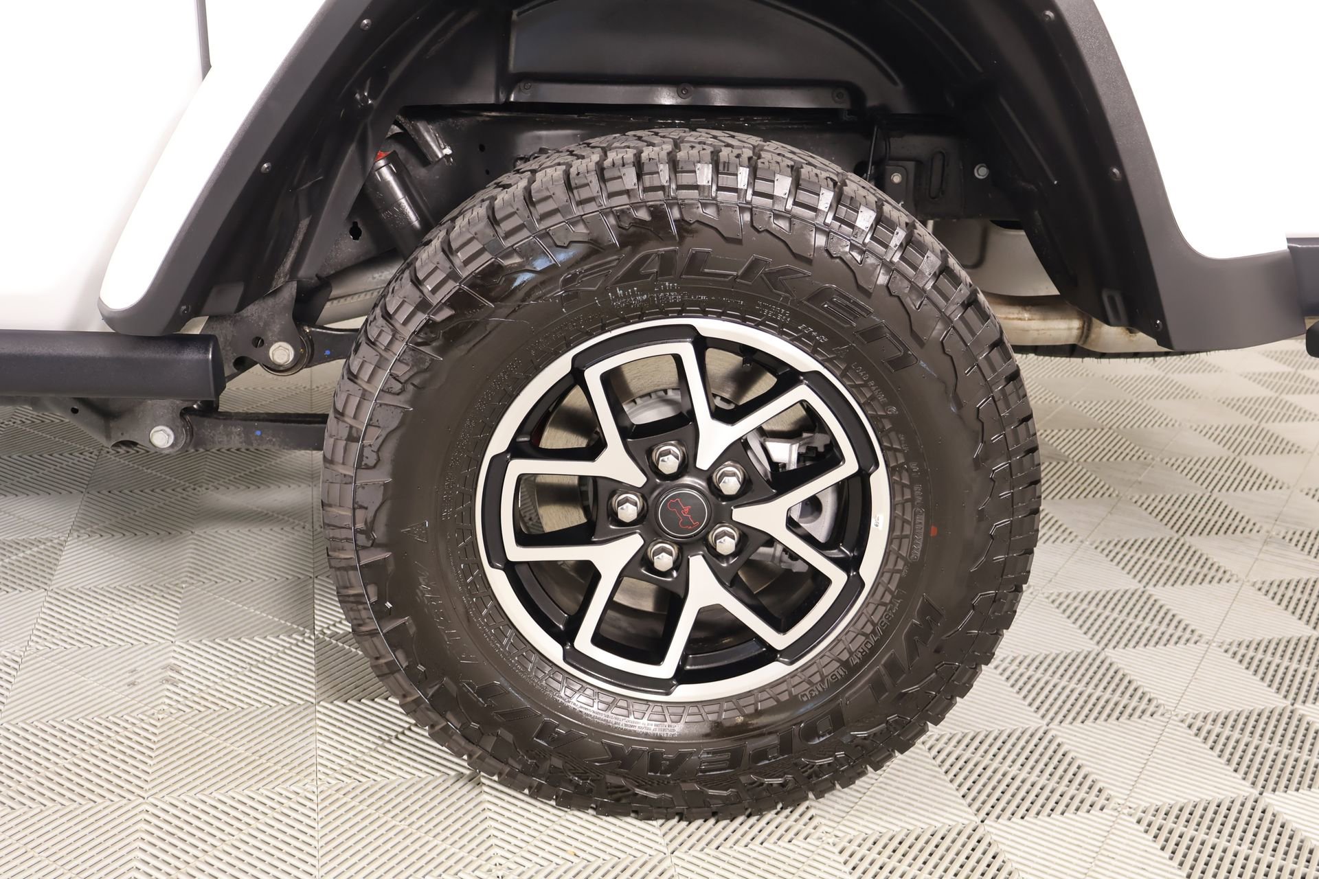 Used 2025 Jeep Gladiator Rubicon AWD/4WD image 19