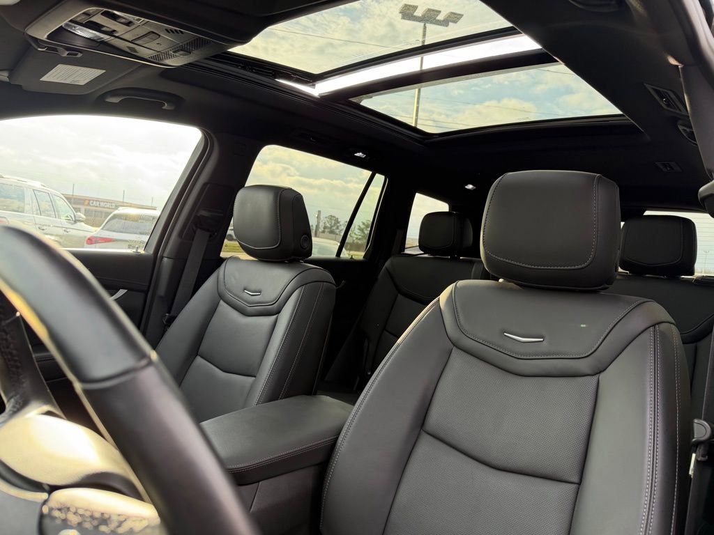 Used 2025 Cadillac XT6 Sport w/ Technology Package image 24