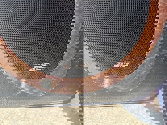 Used 2004 Chevrolet SSR w/ Preferred Equipment Group RWD image 6