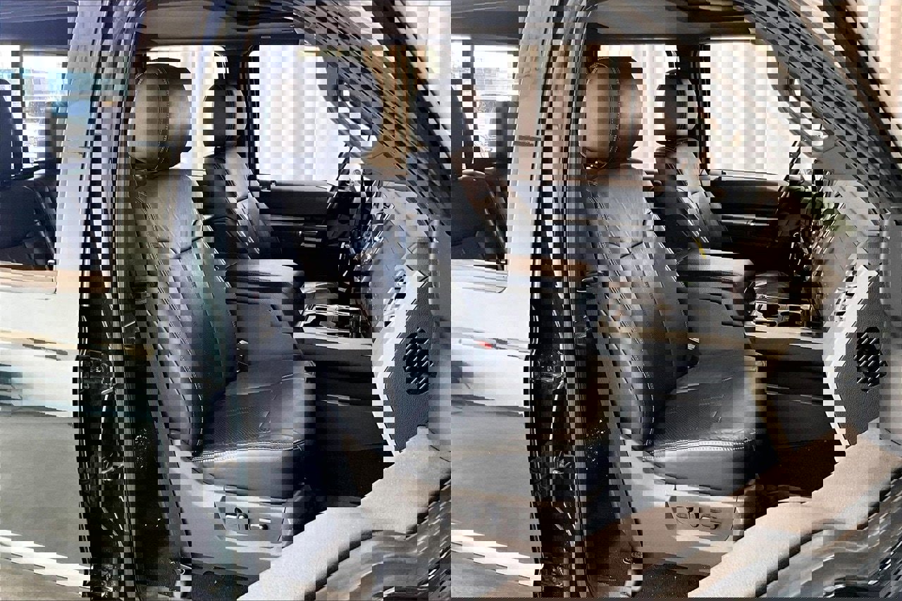 Used 2015 Ford F250 Lariat w/ Lariat Ultimate Package image 16