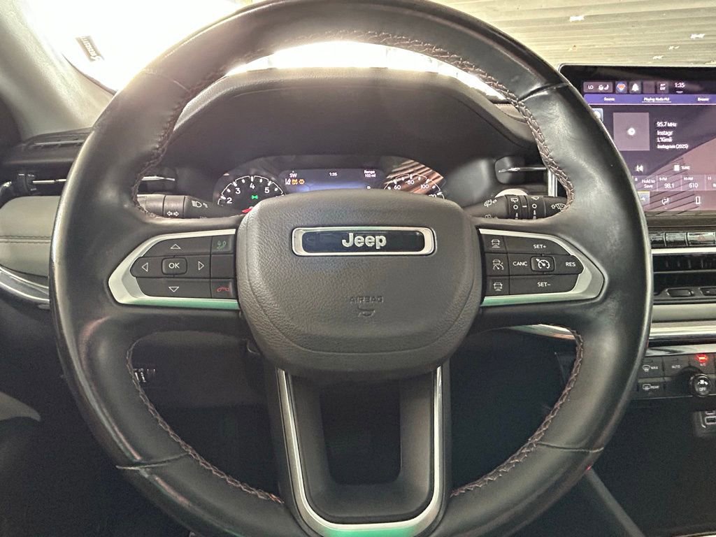 Used 2022 Jeep Compass Limited image 13