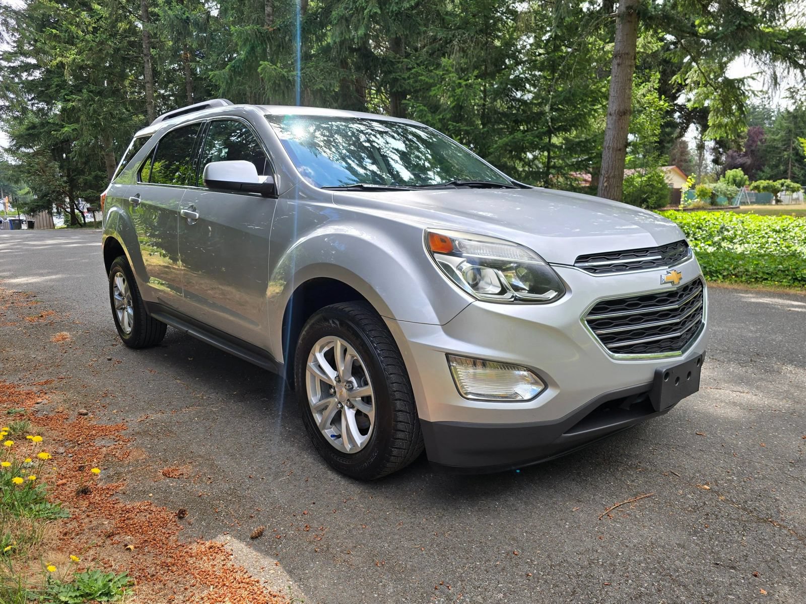 Used 2017 Chevrolet Equinox LT FWD image 8