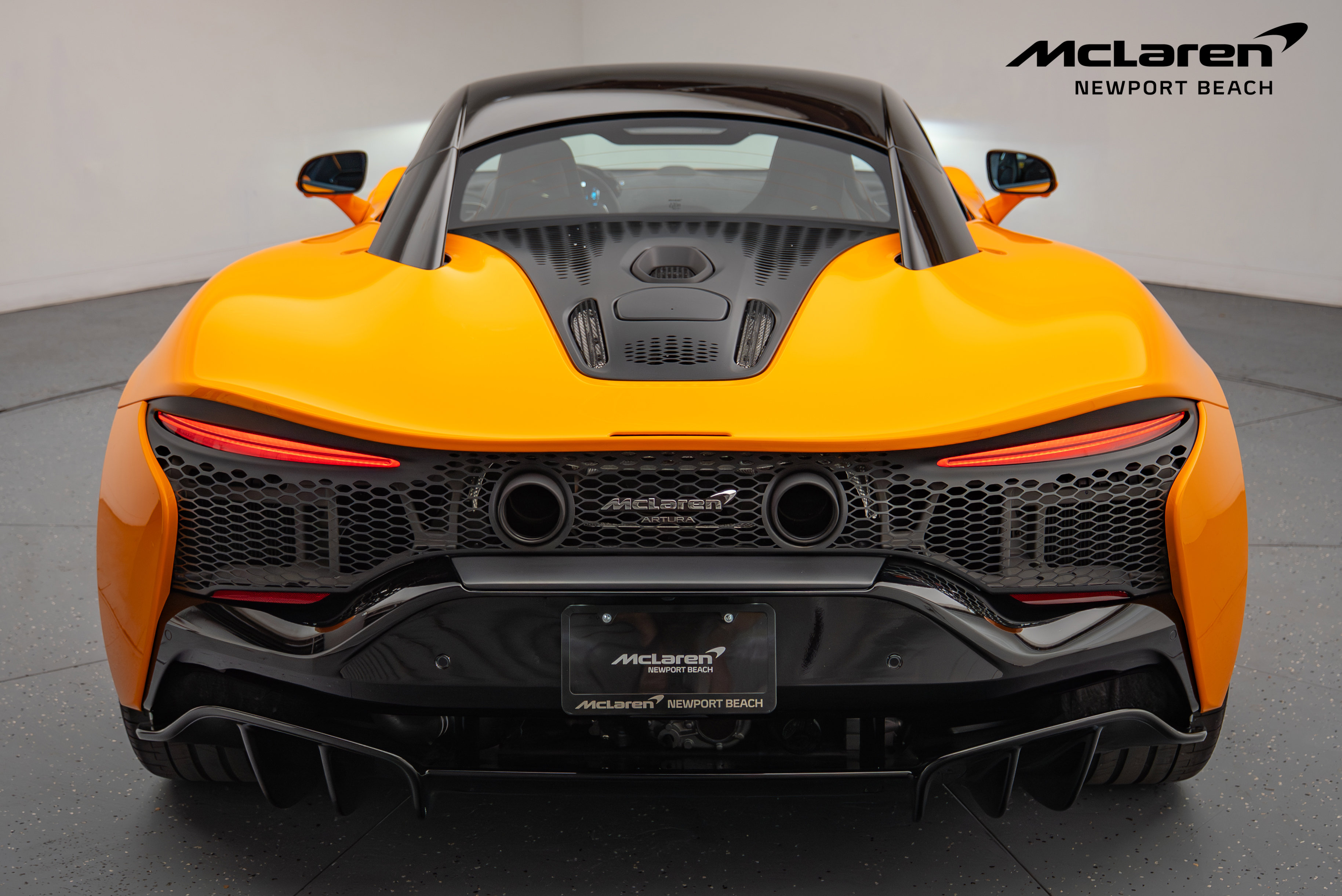 Used 2023 McLaren Artura image 15