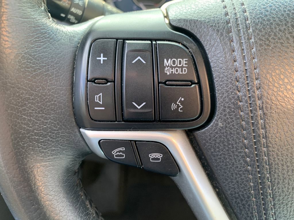 Used 2015 Toyota Sienna XLE image 14