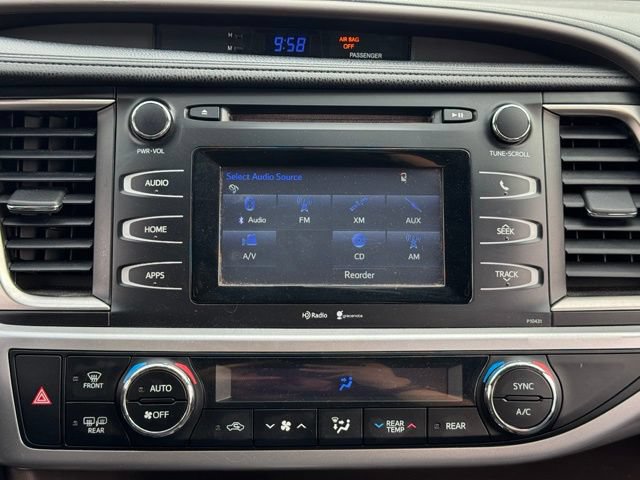 Used 2014 Toyota Highlander Plus AWD/4WD image 3