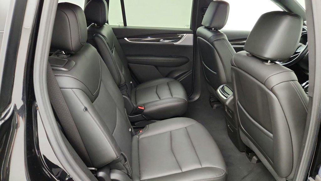 Used 2024 Cadillac XT6 Sport w/ Technology Package image 24