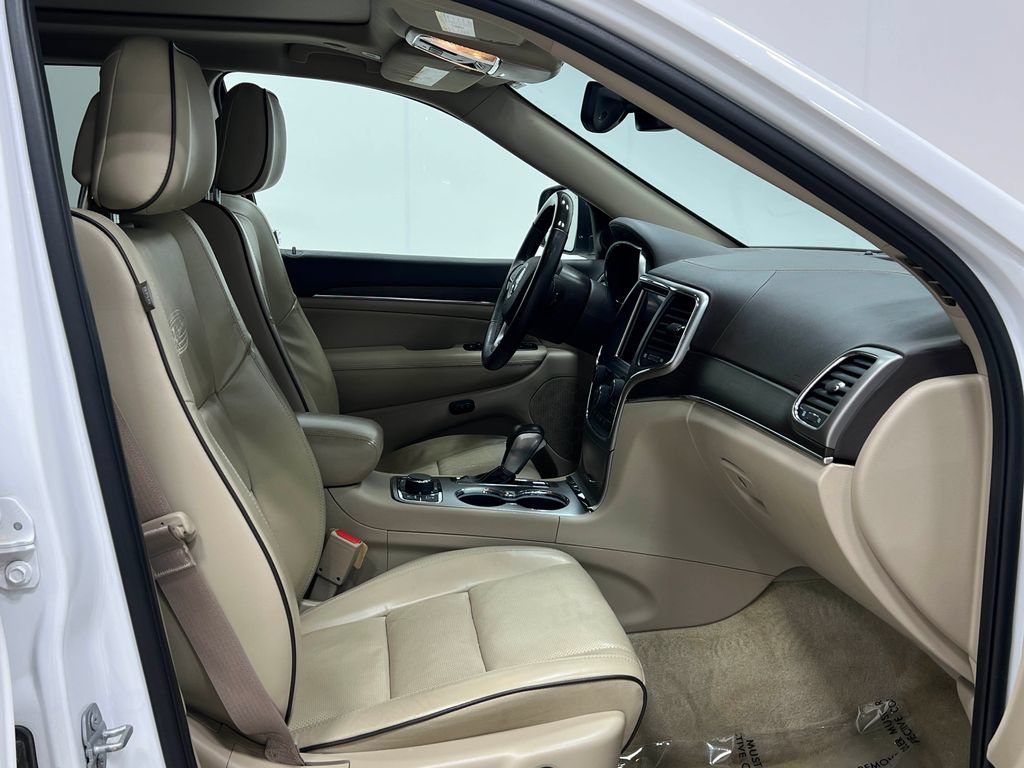 Used 2018 Jeep Grand Cherokee Overland AWD/4WD image 34