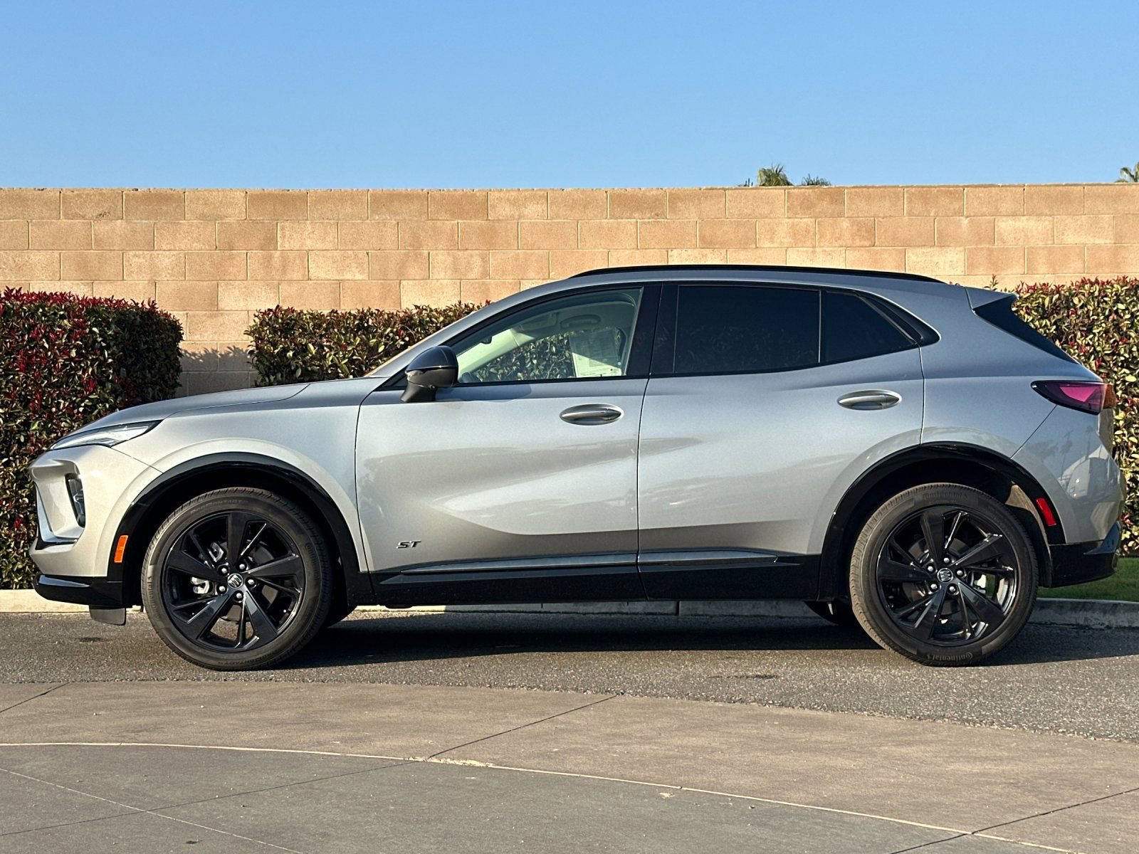 New 2025 Buick Envision Sport Touring image 7