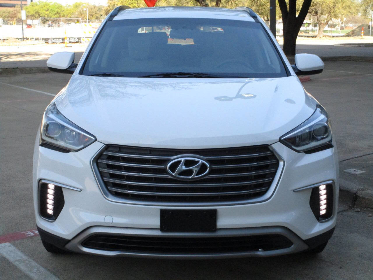 Used 2019 Hyundai Santa Fe XL SE w/ Cargo Package FWD image 4