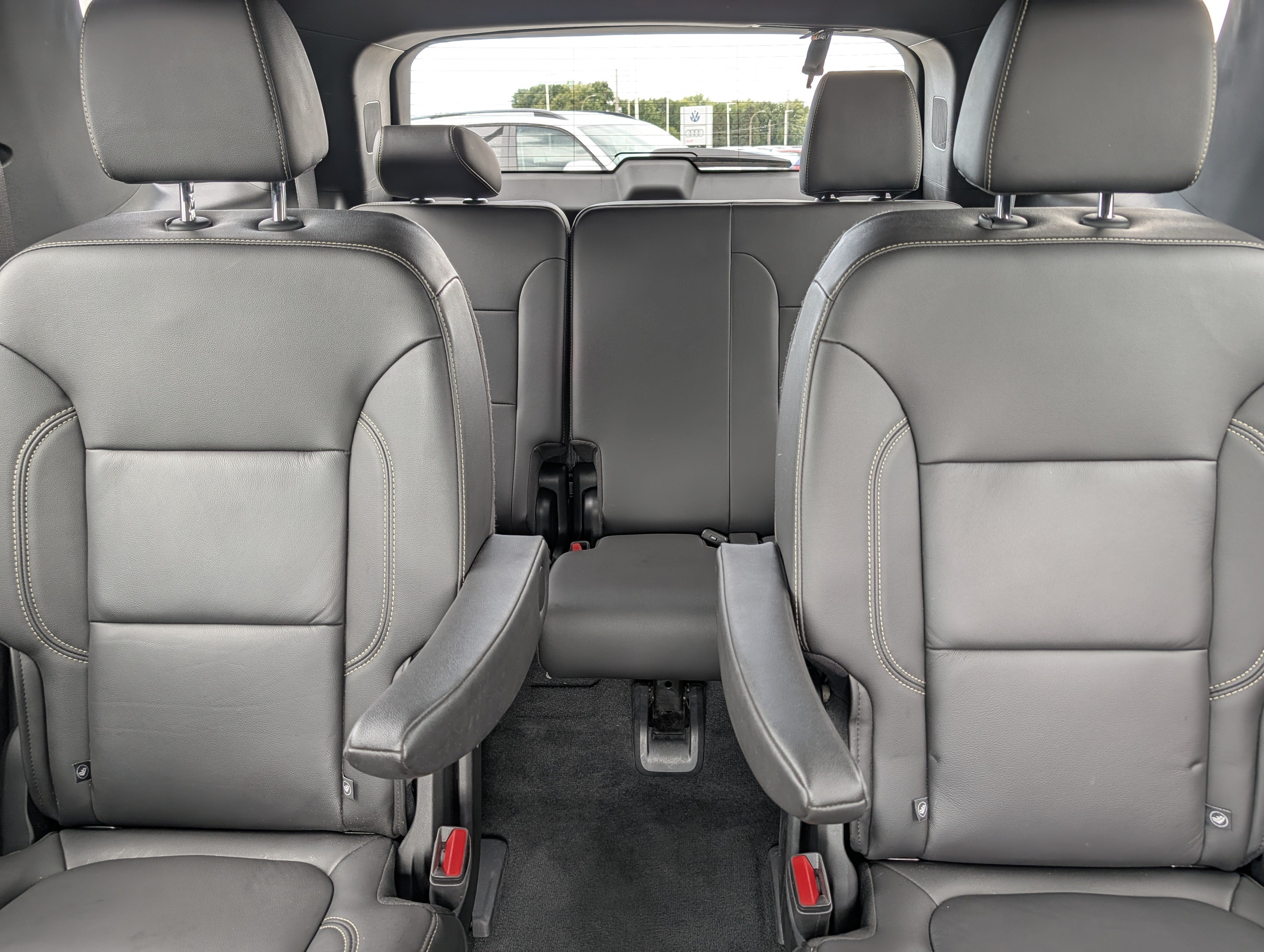 Used 2023 Chevrolet Traverse LT w/ Midnight/Sport Edition AWD/4WD image 16