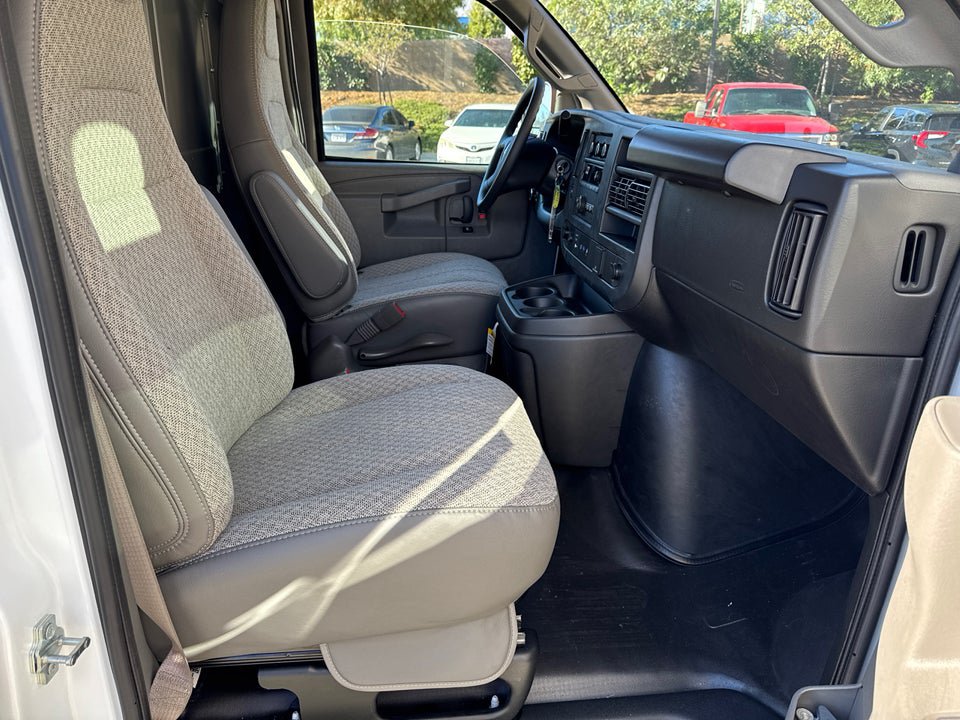 New 2025 GMC Savana 2500 w/ Driver Convenience Package RWD image 19