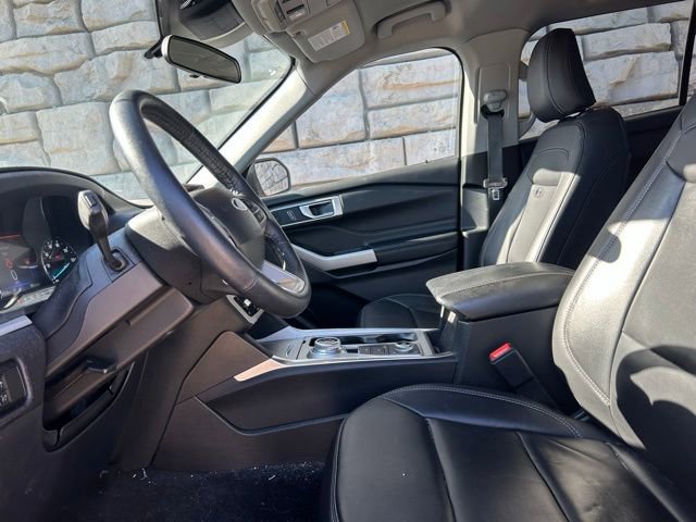 Used 2023 Ford Explorer XLT w/ Equipment Group 202A AWD/4WD image 8
