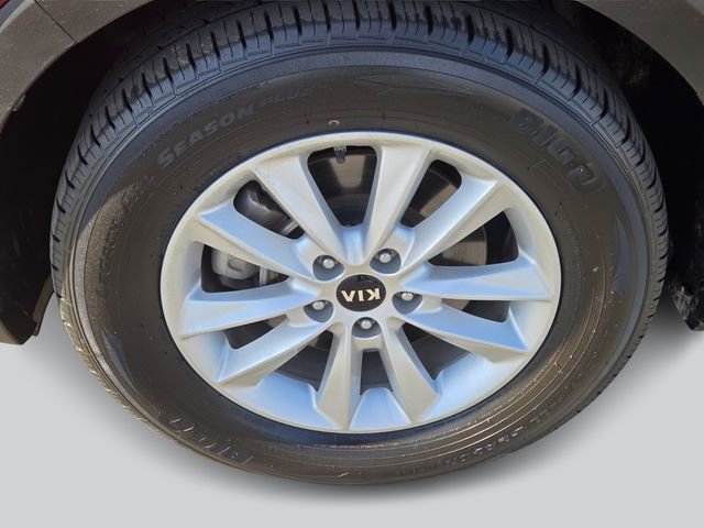 Used 2019 Kia Sorento LX image 8
