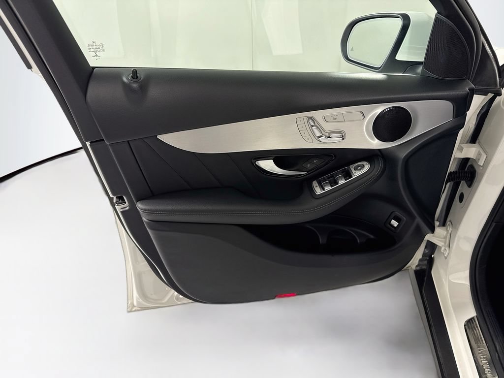 Used 2019 Mercedes-Benz GLC 300 image 24