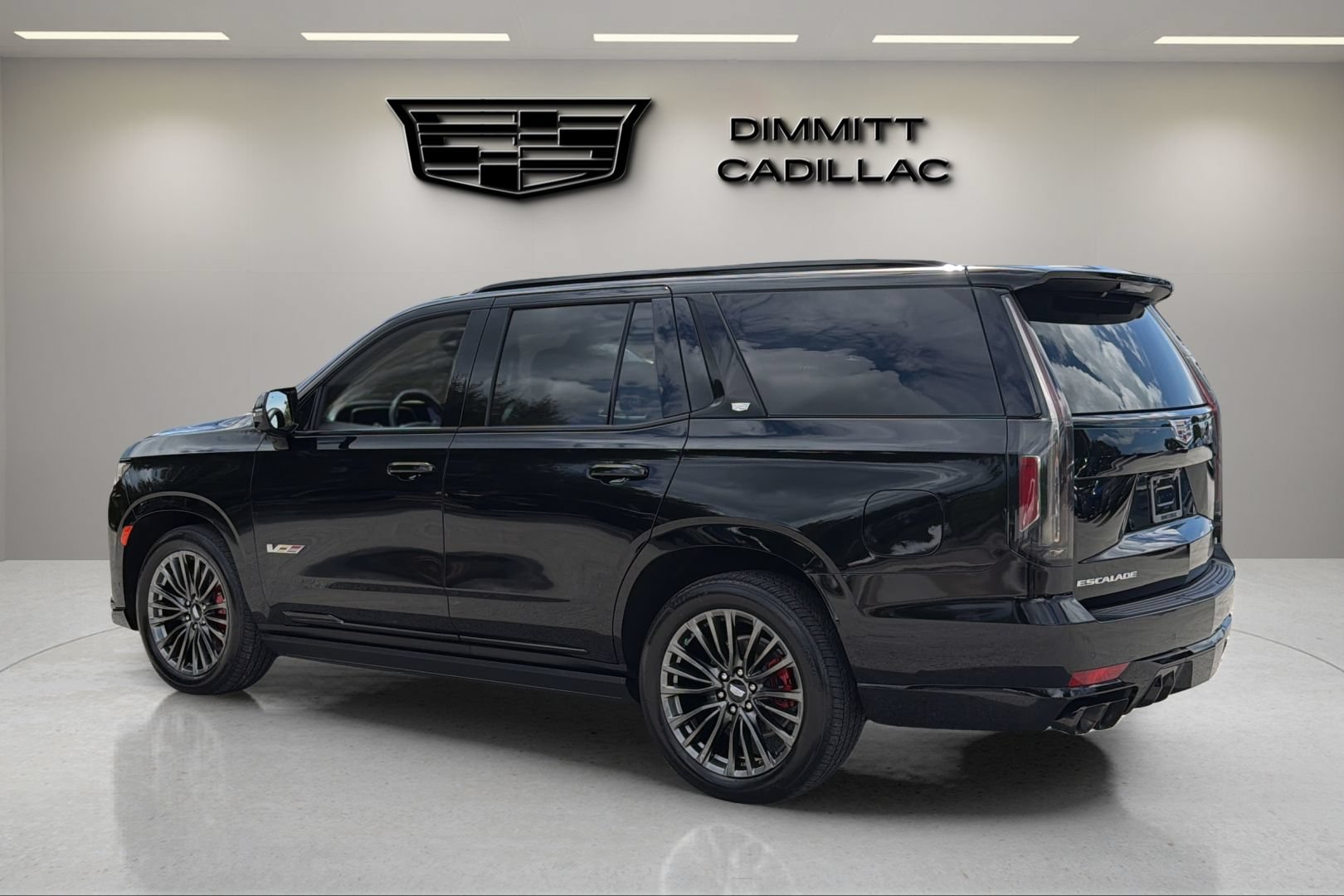 Certified 2023 Cadillac Escalade V AWD/4WD image 7