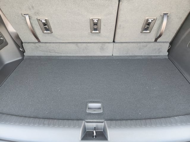 New 2027 Chevrolet Traverse LT FWD image 34