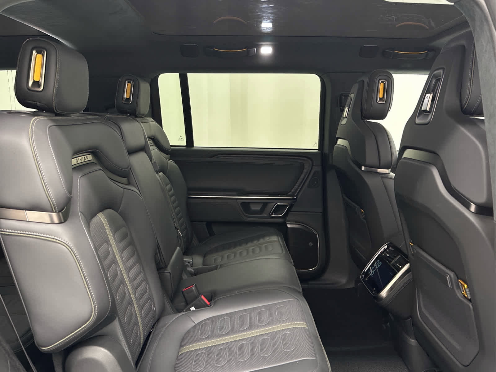 Used 2024 Rivian R1S Adventure image 22