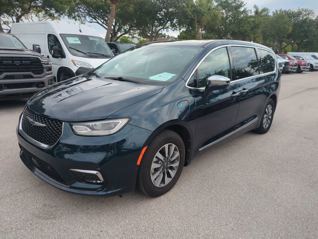 Used 2022 Chrysler Pacifica Limited FWD image 10