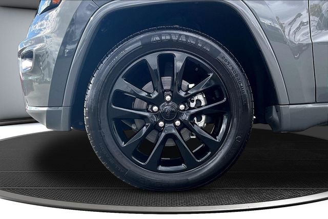 Used 2020 Jeep Grand Cherokee Altitude AWD/4WD image 33