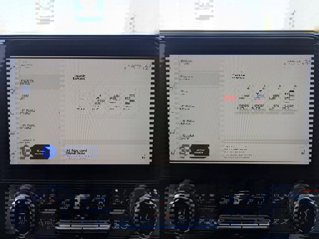 Used 2023 Toyota Highlander Bronze Edition image 21