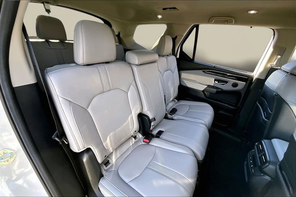 Certified 2025 Honda Pilot EX-L image 17