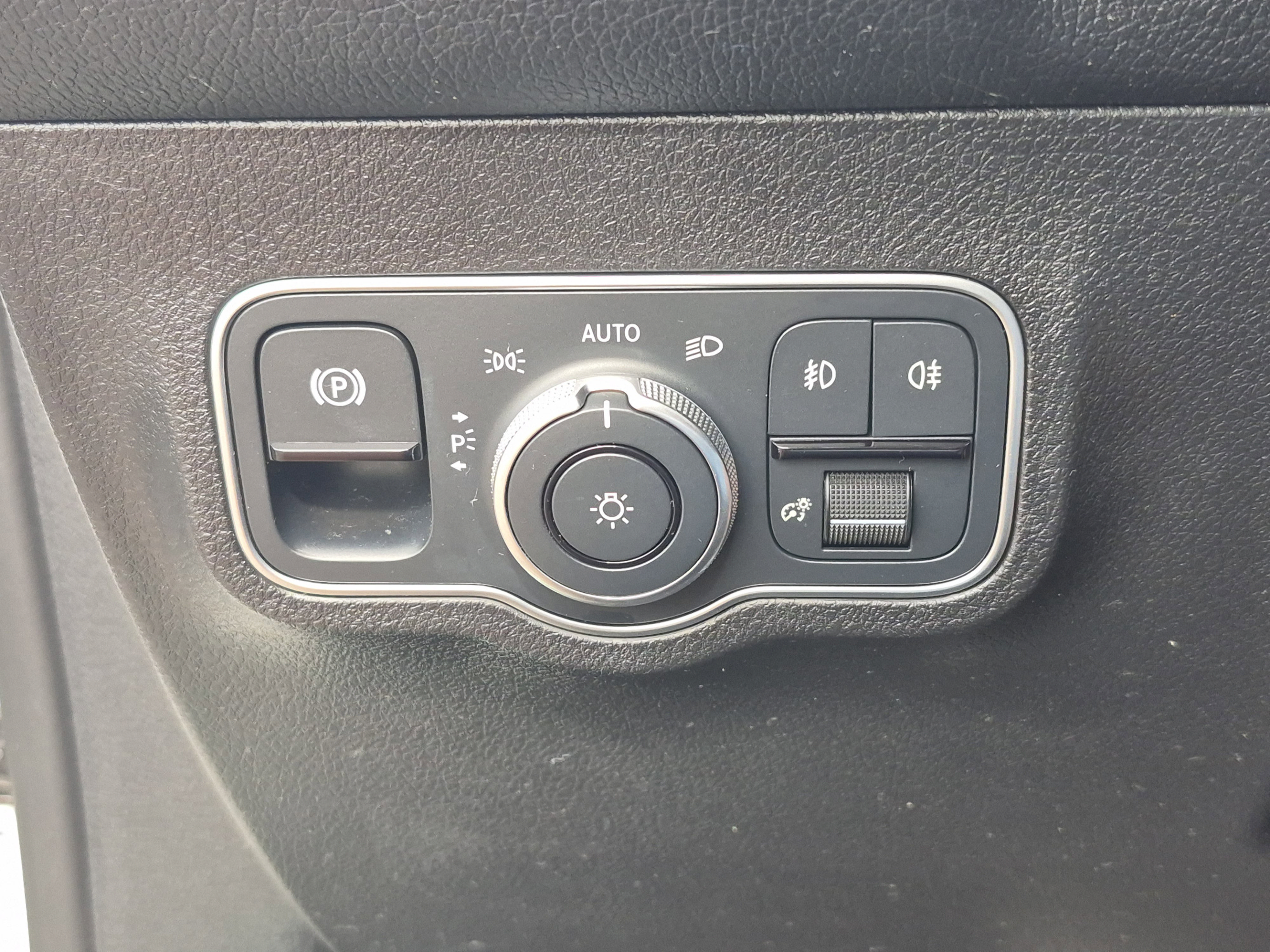 Used 2022 Mercedes-Benz GLB 250 image 29