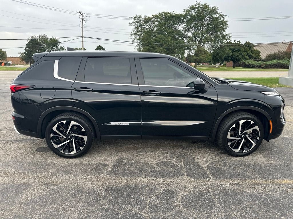 Used 2024 Mitsubishi Outlander AWD image 6
