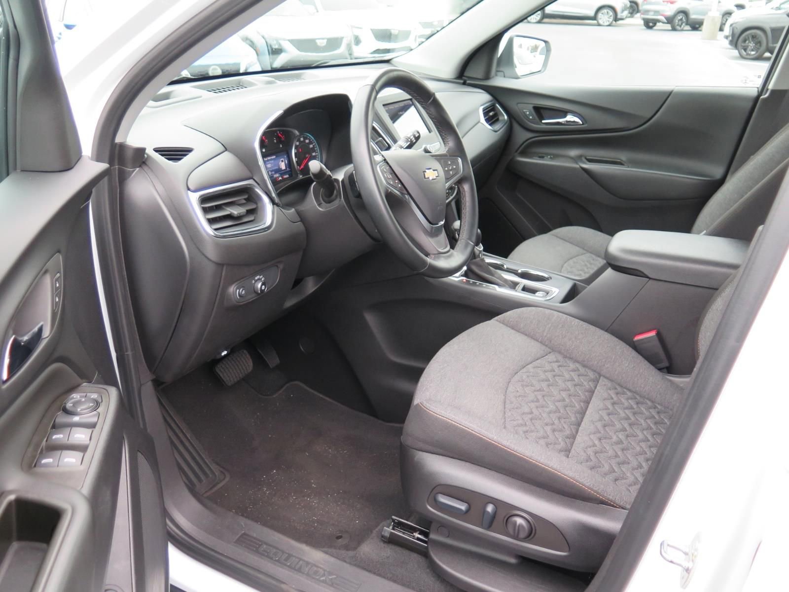 Used 2023 Chevrolet Equinox LT image 10