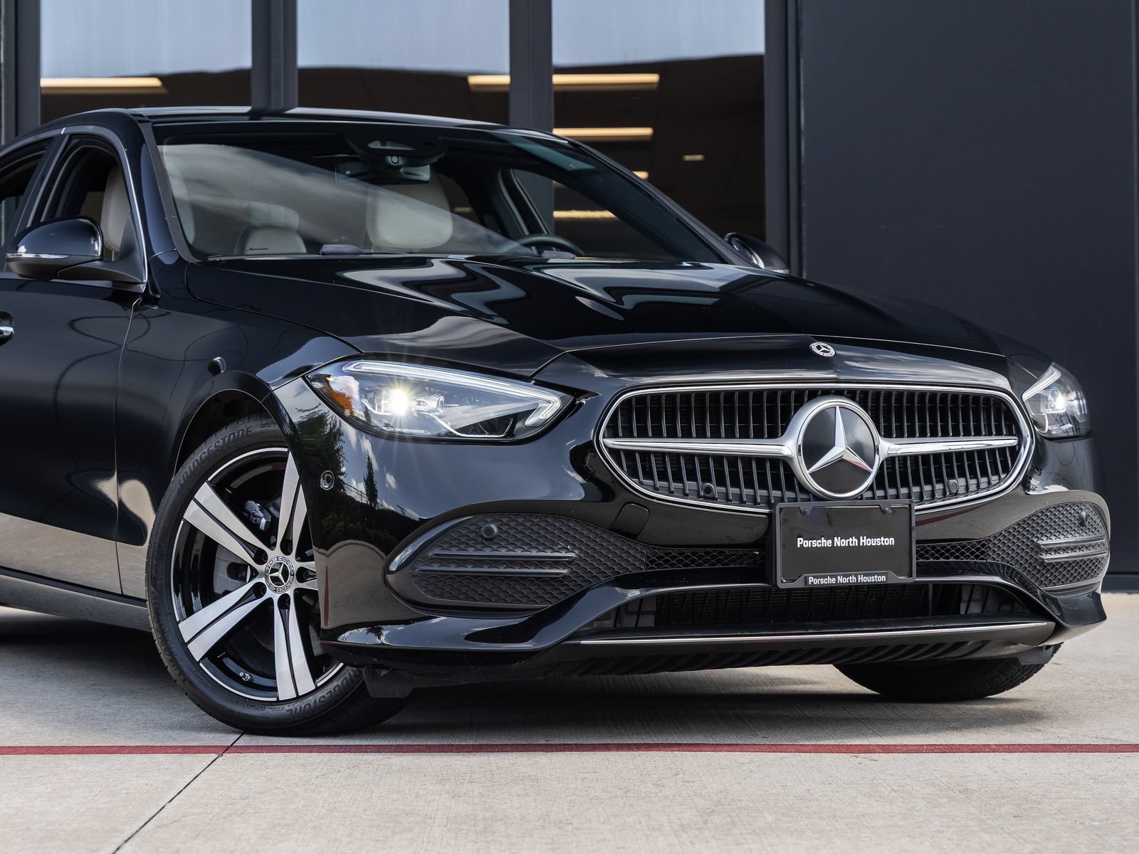 Used 2025 Mercedes-Benz C 300 Sedan image 5
