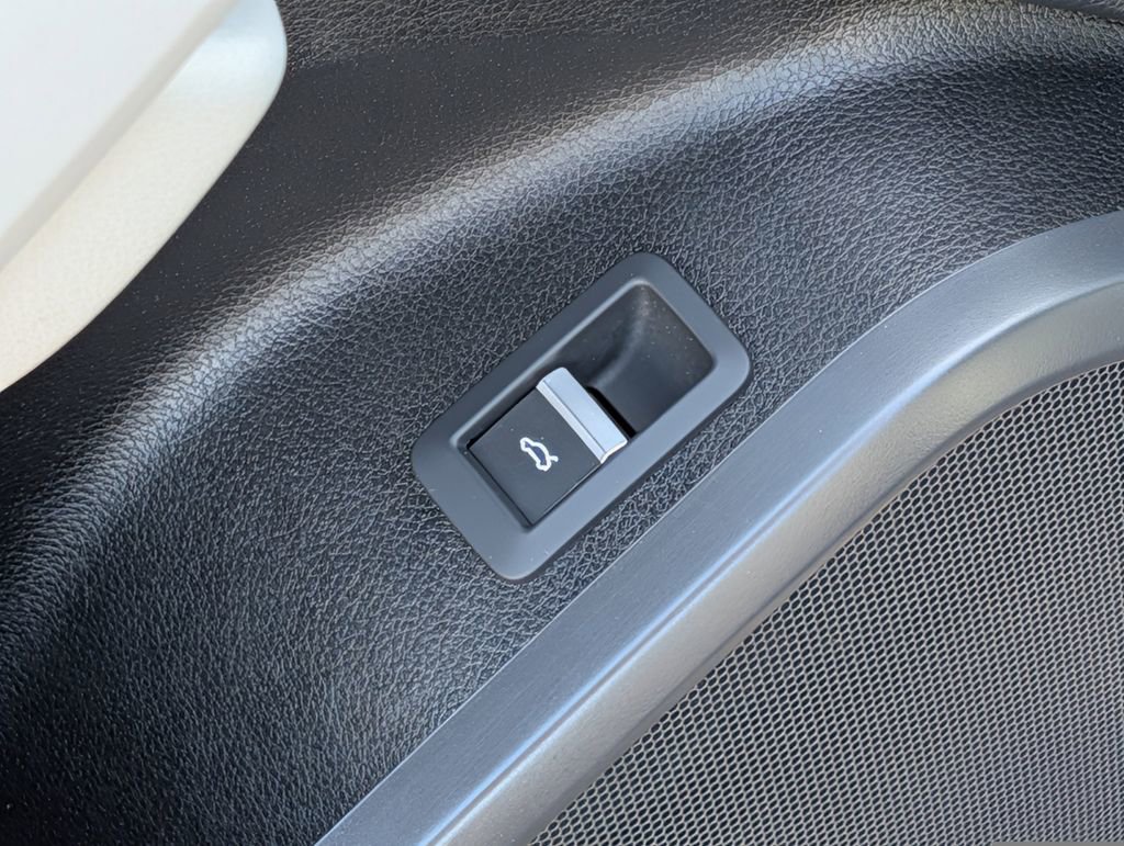 Used 2025 Audi Q5 2.0T Premium image 24