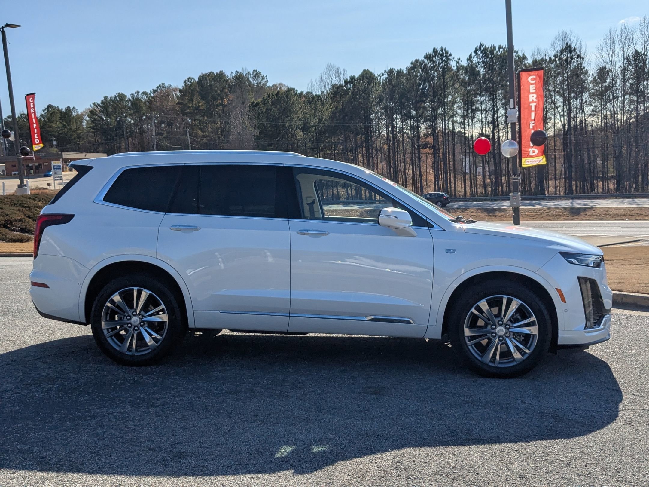 Used 2022 Cadillac XT6 Premium Luxury w/ Technology Package image 4