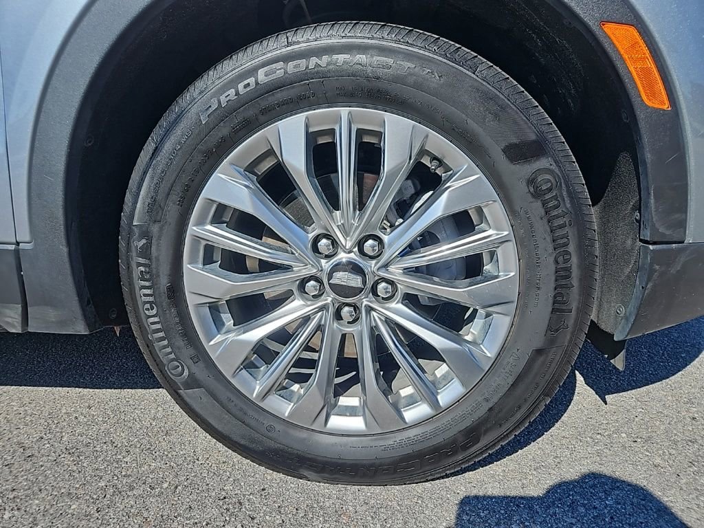 Used 2025 Cadillac XT4 Premium Luxury image 11