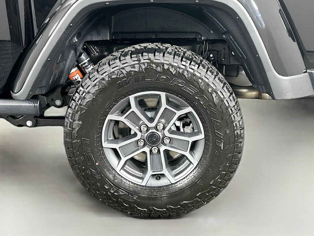 New 2026 Jeep Gladiator Mojave w/ Technology Group AWD/4WD image 17
