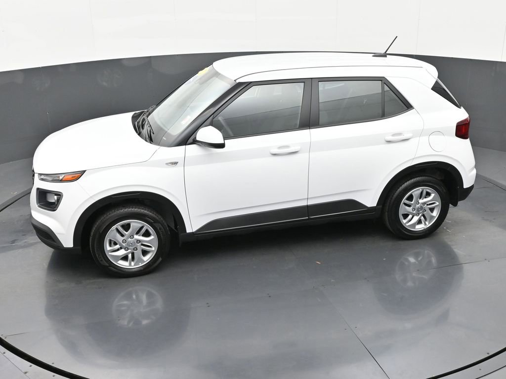 Certified 2025 Hyundai Venue SE image 29