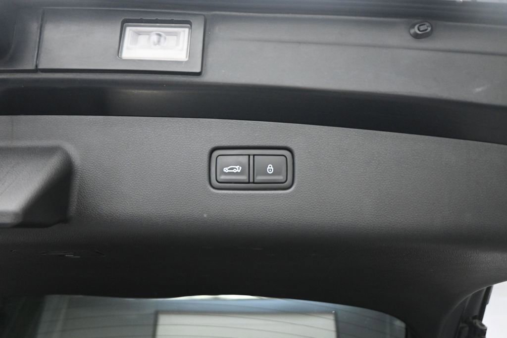 Used 2025 Genesis GV70 3.5T Sport w/ Sport Prestige Package AWD/4WD image 19