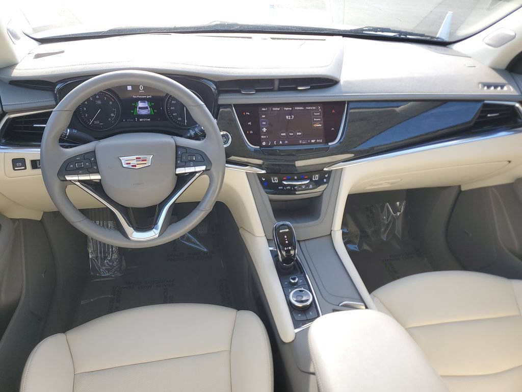 Certified 2023 Cadillac XT6 Premium Luxury w/ Technology Package FWD image 17