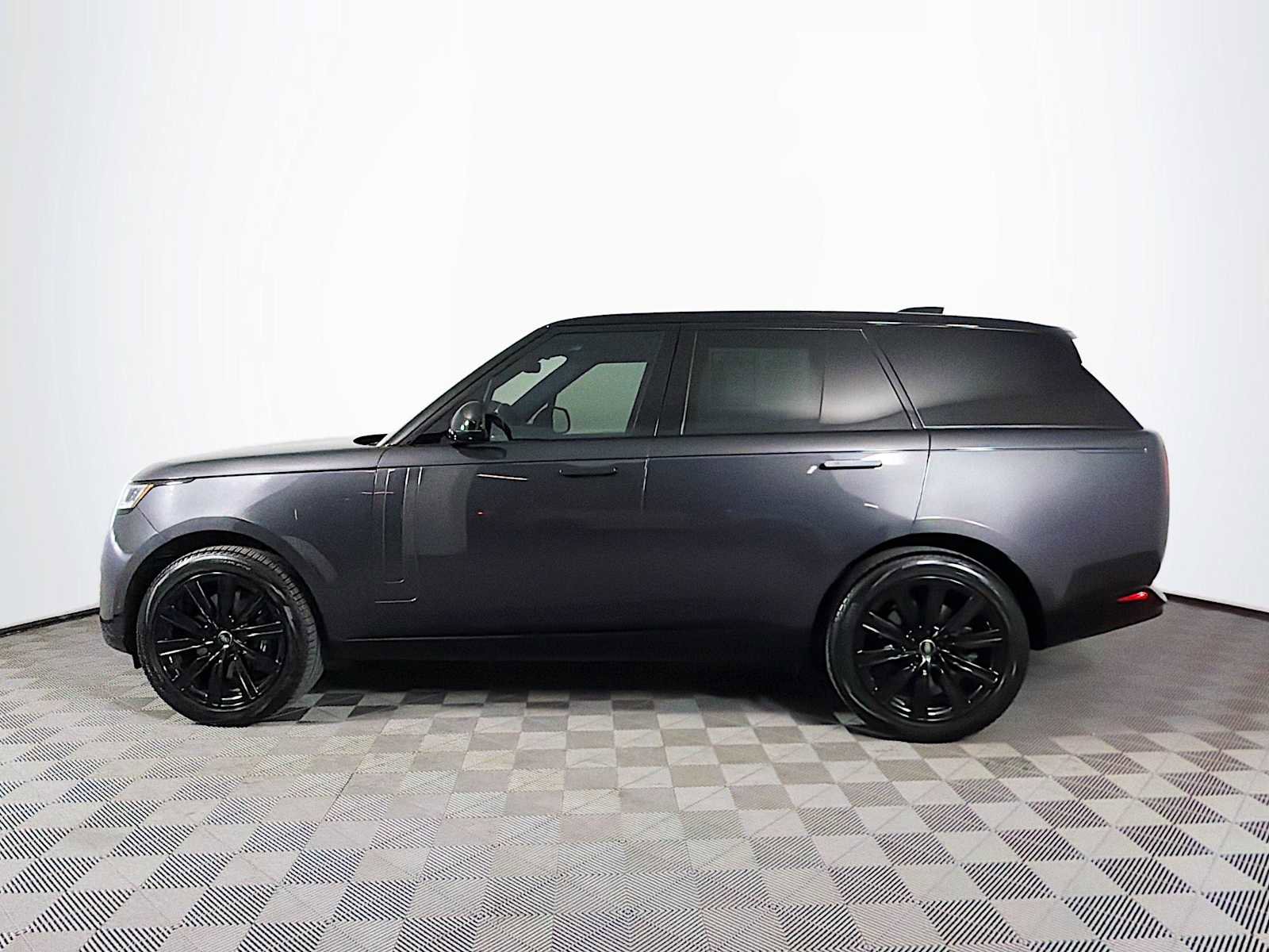 Used 2023 Land Rover Range Rover SE AWD/4WD image 8