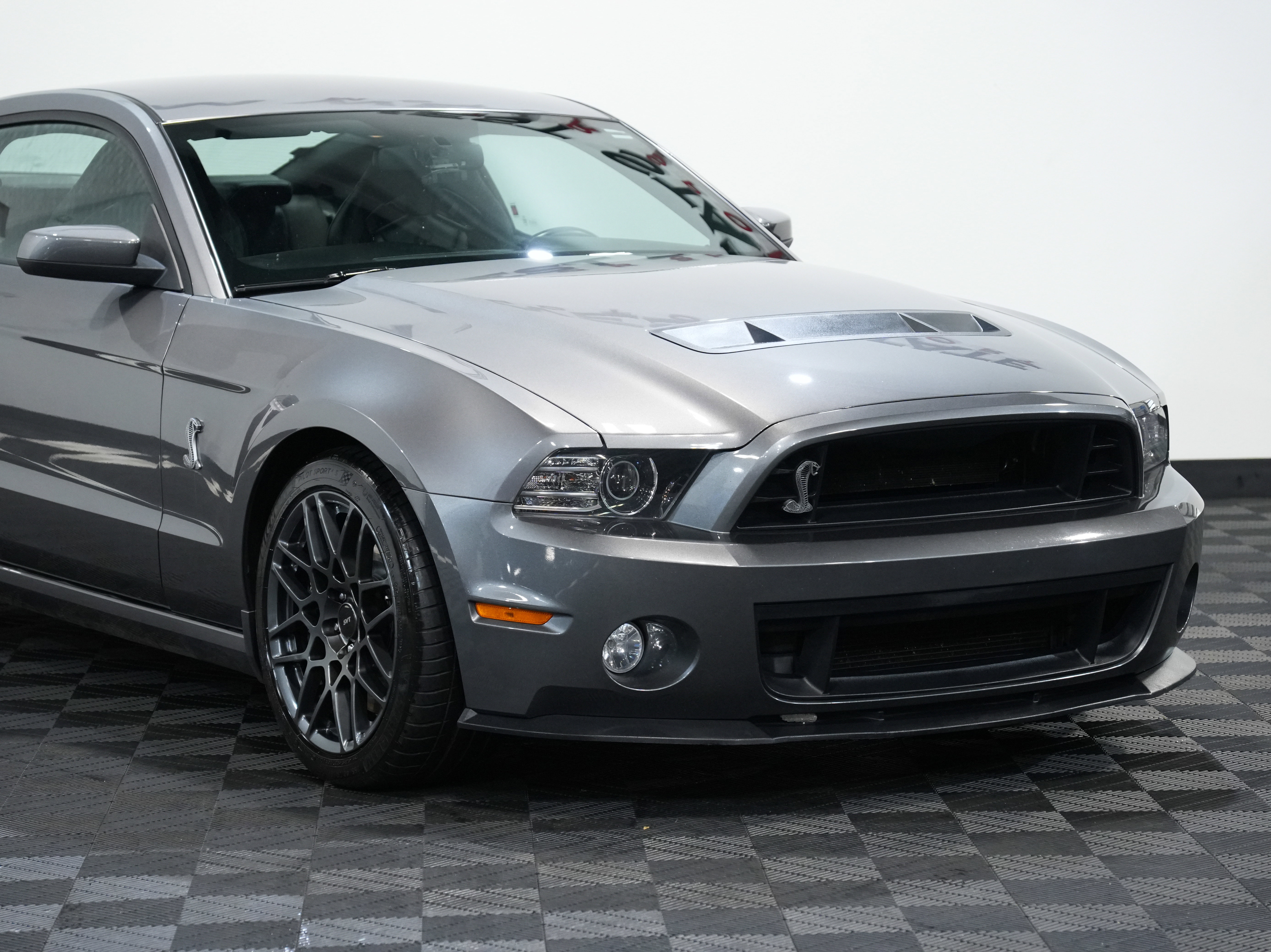 Used 2013 Ford Mustang Shelby GT500 image 9