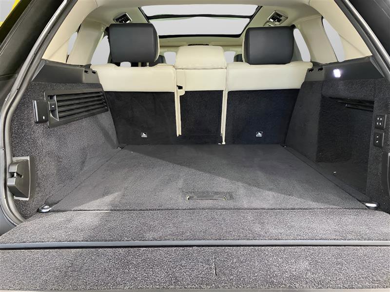Used 2020 Land Rover Range Rover HSE image 29
